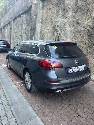 Opel Astra J 2011 - imagine 4