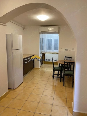Metrou Aparatorii Patriei-apartament 3 camere cu centrala termica proprie