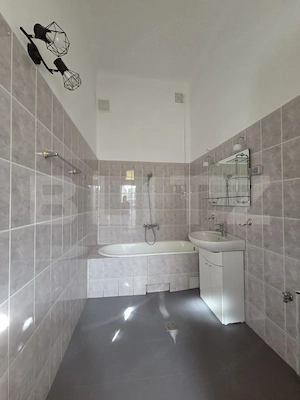 Apartament nemobilat 75 mp | Ultracentral | Renovat Integral - imagine 4