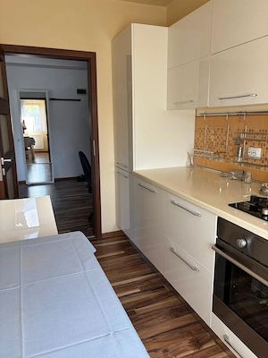 Apartament cu 2 camere, balcon deasupra pârâului și vedere spre pădure   Florești - imagine 7