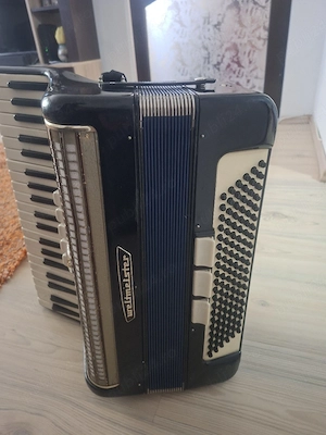 Acordeon Weltmeister cu 120 basi