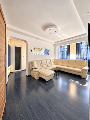 APARTAMENT 3 CAMERE // 60 MP // ZONA COSMINELE VEST - imagine 3