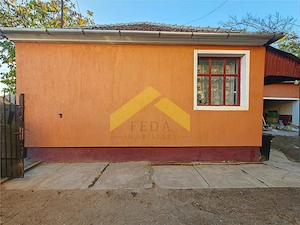 Casa la sol de vanzare in localitatea Livada , Arad - imagine 2