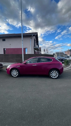 Alfa Romeo Giulietta 2011 - imagine 2