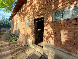 Casa cu teren intravilan 2500mp,Cioroiu Nou - imagine 3