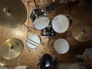 Set complet de tobe Pearl + cinele Meinl + hardware