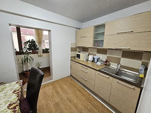 Apartament spațios cu 3 camere,80mp, zona Soarelui   Bulevardul Sudului  - imagine 2