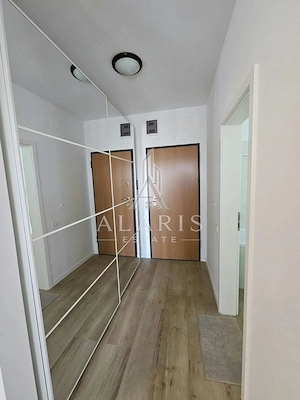 Apartament 2 camere, parcare proprie, zonă Torontalului - imagine 6