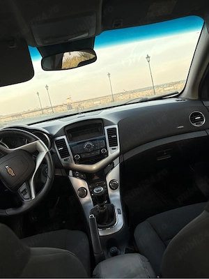 Vand   Schimb Chevrolet Cruze  - imagine 2