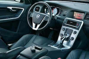 Volvo V60 D4 2.0 diesel, 190 CP, cutie automată Geartronic cu 8 trepte, an 2017, echipare Polar+. - imagine 5
