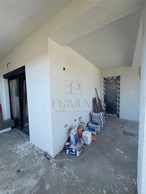 CASA PE PARTER CU POSIBILITATE MANSARDARE ALBINA INTRARE TOATE UTILITATILE PRET DE LA 100000 EURO - imagine 5