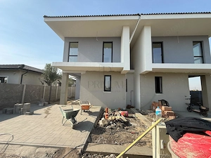 Duplex Modern Delimitat prin Camer #259; Tehnic #259;