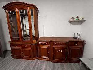Vând mobilier din lemn masiv de cireș