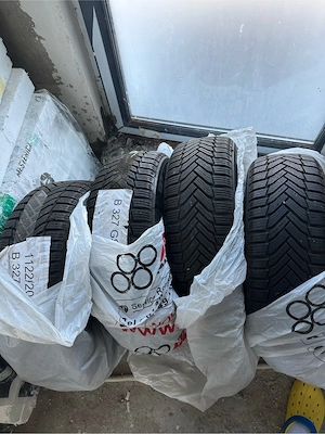 Cauciucuri de iarna  Michelin Alpin 6 205/55 R16 stare excelenta - imagine 4