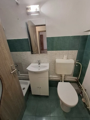 Închiriez apartament cu 1 cameră  bloc de 4etaje etaj intermediar  - imagine 3
