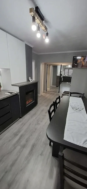 Vând apartament in centru orasului - imagine 2