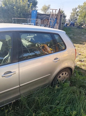 Dezmembrez Vw Polo 9n,motor defect. - imagine 3