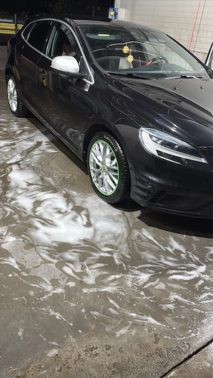 # Volvo V 40 R -Design #