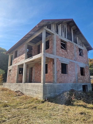 Casa de vanzare Poiana com Livezi jud Bacău  - imagine 4