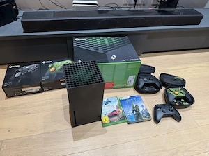 Xbox Series X 1 TB, set complet cu 2 controllere Elite Series 2 și jocuri
