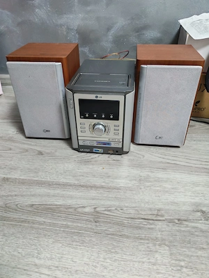 Vând Statie LG cu doua boxe 