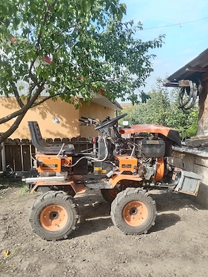 Tractoras 4x4 de 17 cai diesel  - imagine 3