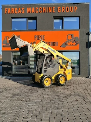 Miniîncărcător Komatsu SK815   3000 kg -Cupa multifunctionala - imagine 4