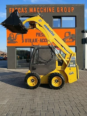 Miniîncărcător Komatsu SK815   3000 kg -Cupa multifunctionala - imagine 3