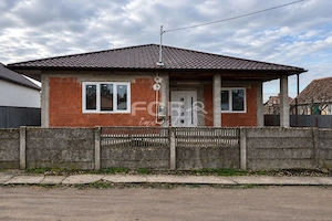 Casa la rosu 4 camere si 1290 mp teren, de vanzare,in Tulca Bihor
