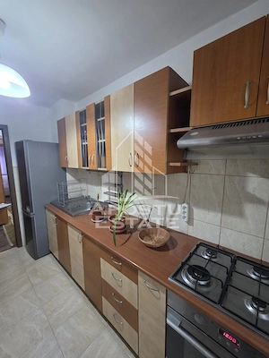 Apartament de închiriat cu 3 camere - imagine 9