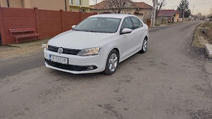 Volkswagen Jetta - imagine 4
