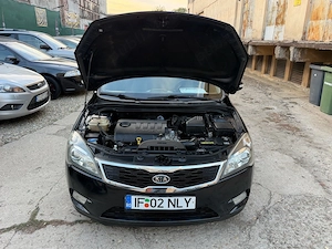 Kia Ceed Facelift 2010   1.6 CRDi 90 CP   Climatronic   Pilot automat - imagine 9