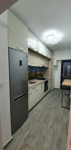 Apartament cochet de 2 camere   Te muți doar cu hainele! Zonă excelentă! - imagine 2