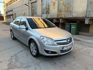 Opel Astra H Sedan 1.7 CDTI   110 CP   03.2011  Climatronic - imagine 2