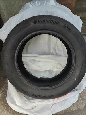 Vând anvelope hankook
