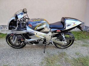 SUZUKI gsxr 600 ! impecabil ! ca NOU - imagine 2