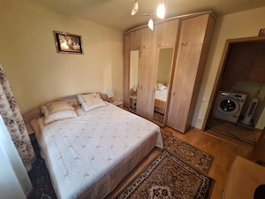 380 euro!!!Ap.cu 3 camere Et 1 cu centrala proprie Zona Bucovina - imagine 3