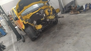 Service Auto  Angajam Tinichigiu  cu Experiență 