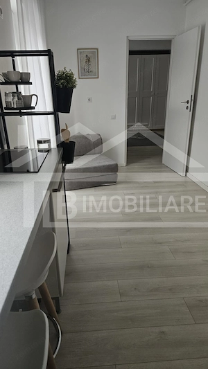Apartament cu o camerea, 37mp, garaj , Zona Crinului Residence - imagine 5