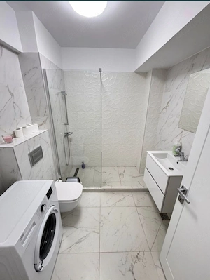 Închiriez apartament zona centru 