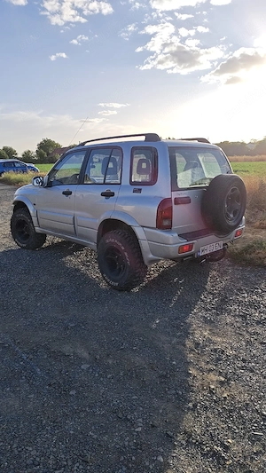 Suzuki grand vitara atenție,masina nu are rugin import italia - imagine 2
