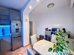 2 cam 68 mp 2 balcoane in vila zona Prefectura - imagine 2