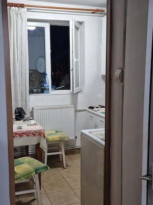 2 cam decomandat centrala proprie parter cu balcon zona Bastion  - imagine 3
