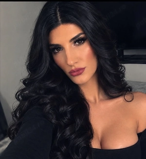 Bună Numele meu este Inna nouă în orașul vostru pozele îmi aparțin Sunt o tânără transexuală de 24 d
