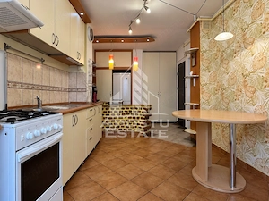 Apartament 3 camere zona Miorita Pet Friendly - imagine 4