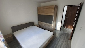 închiriez apartament 3 camere - imagine 3