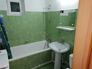 Apartament 3 Camere Decomandat cu Centrala zona Olimpia - imagine 3
