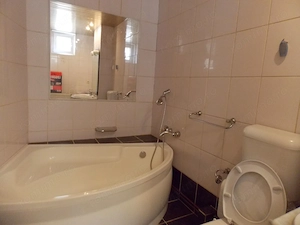 Apartament decomandat 2 camere Strand - imagine 4