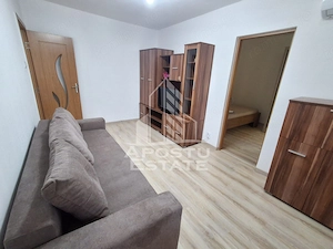 Apartament cu 2 camere de închiriat- centrala proprie, în Complex.