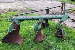 Tractor UTB 650 + remorcă 5 T + 5 utilaje - imagine 2